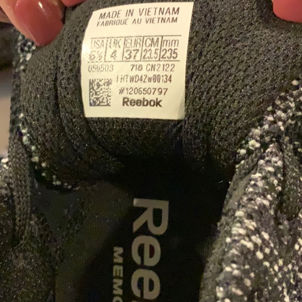 Sneakers - Picture 3 of 3